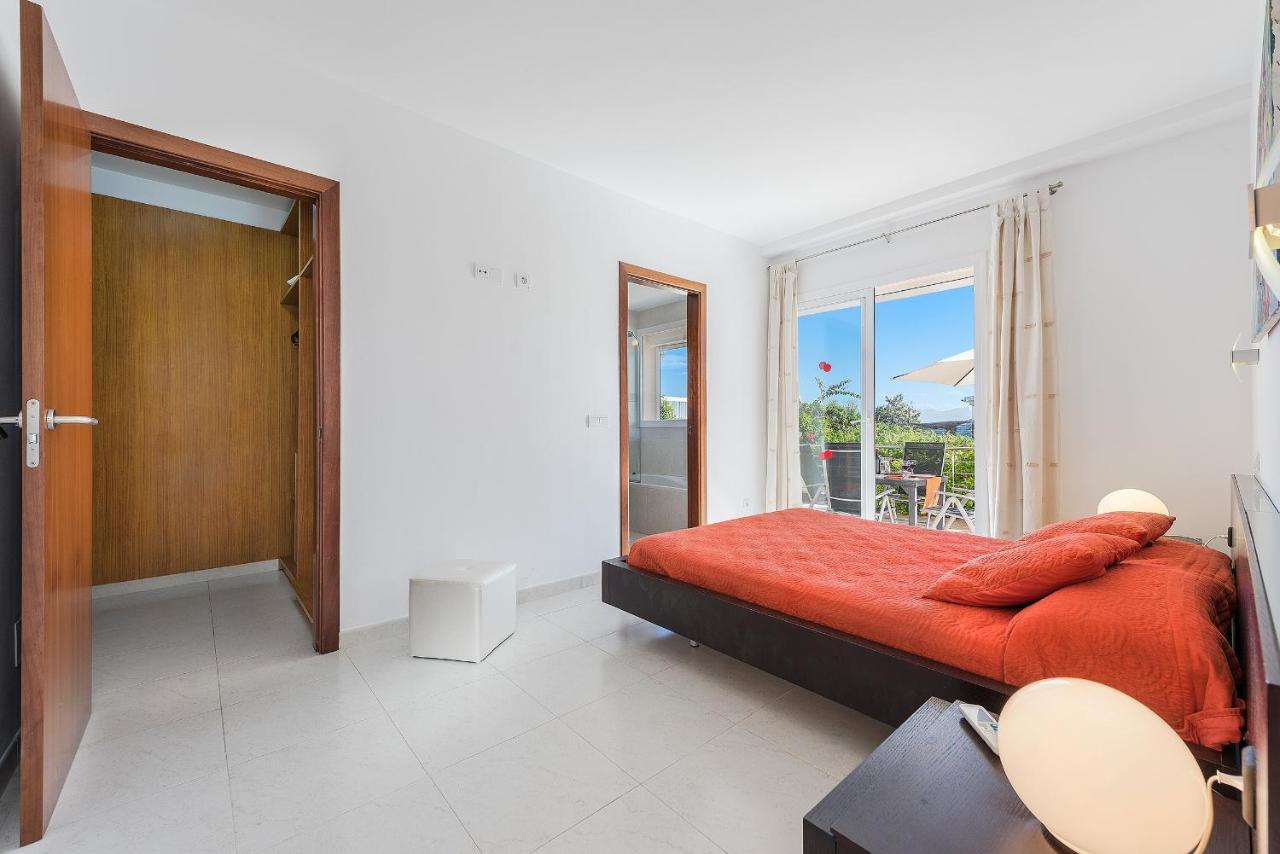 Vistafar Villa *